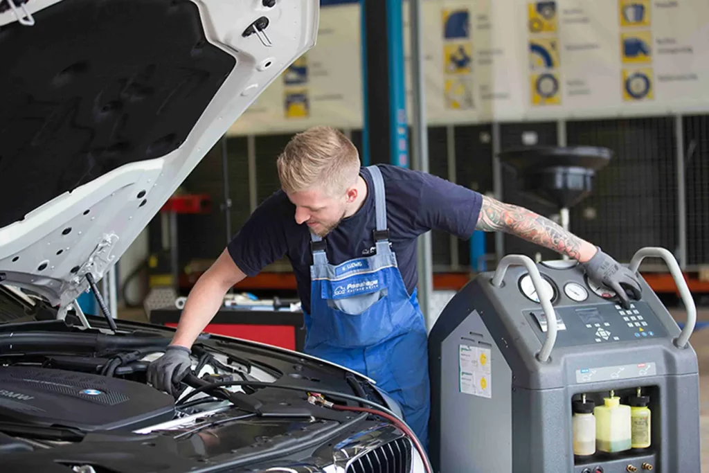 Der Kfz-Service der Pneuhage Gruppe umfasst auch Klima-Anlagenservice.